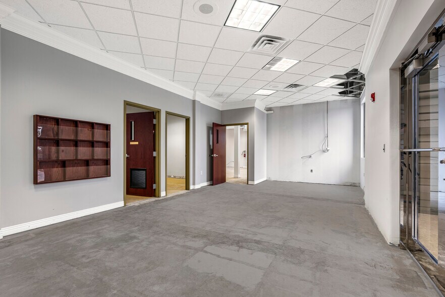 More Photos Of 3103 SE Moberly Ln, Bentonville Office For Lease