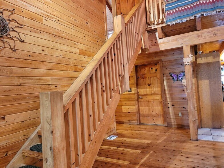 More Photos Of 9545 178th St, Mc Alpin Specialty For Sale