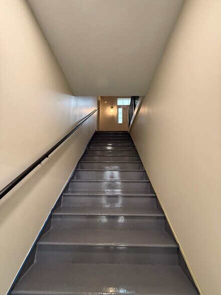 More Photos Of 112 1st St, Perrysville Flex For Lease