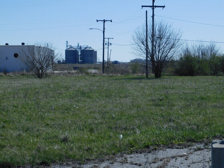 More Photos Of 203 S 7th St, Kentland Land For Sale