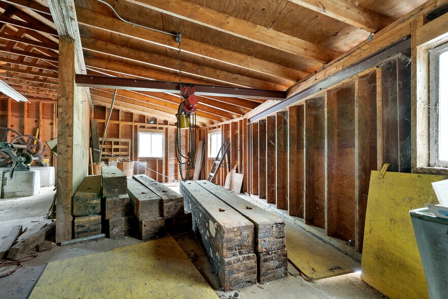 More Photos Of 22 Main St, Ashland Warehouse For Sale