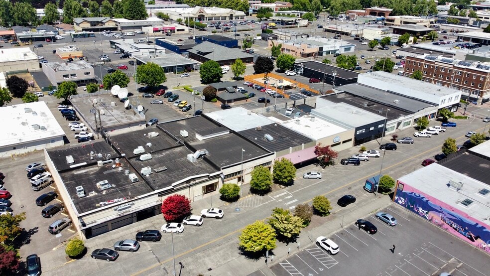 More Photos Of 1125 Commerce Ave, Longview Bar For Sale