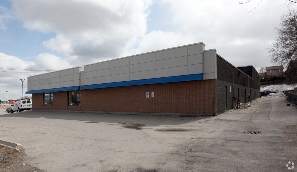 More Photos Of 164-190 Holland St W, Bradford General Retail For Lease