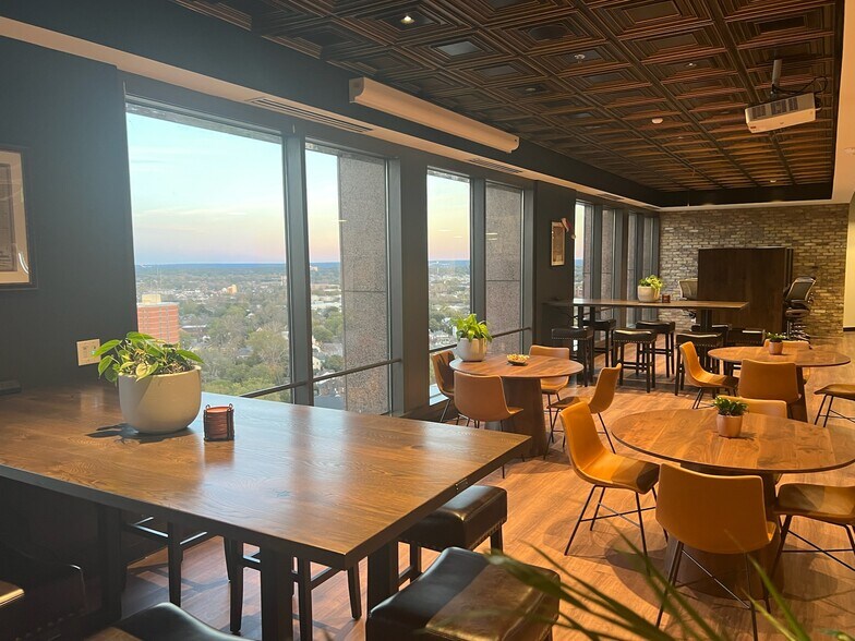 More Photos Of 1901 Main St, Columbia Coworking Space