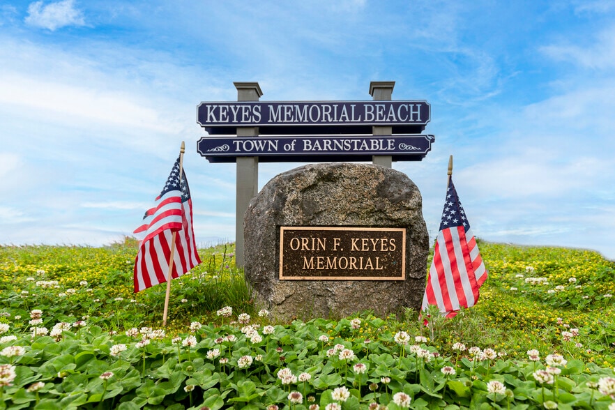 More Photos Of 712 Main St, Hyannis Storefront Retail Office For Sale