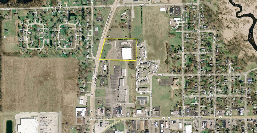 More Photos Of 301 N Us Highway 131, Three Rivers Freestanding For Sale