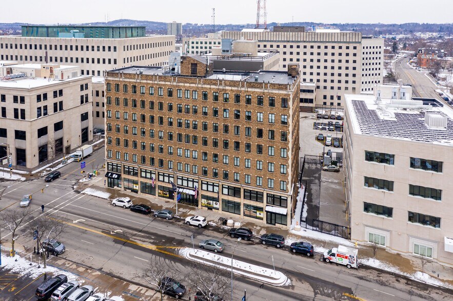 More Photos Of 65 W Broad St, Rochester Apartments For Lease