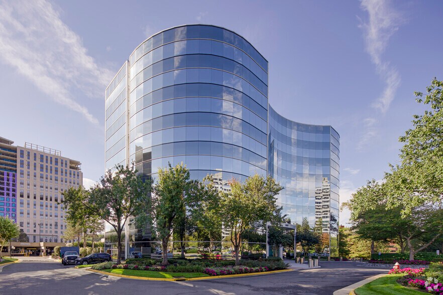 More Photos Of 8609 Westwood Center Dr, Vienna Unknown For Lease