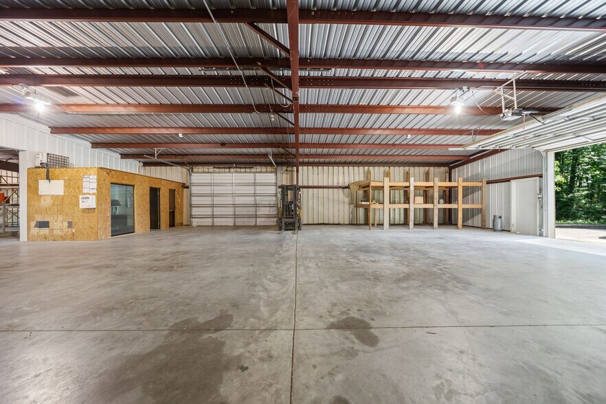 More Photos Of 15288 AR-22, Dardanelle Warehouse For Sale