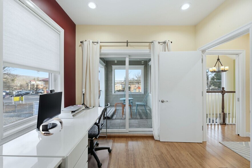 More Photos Of 2932 Vauxhall Rd, Vauxhall Office For Sale