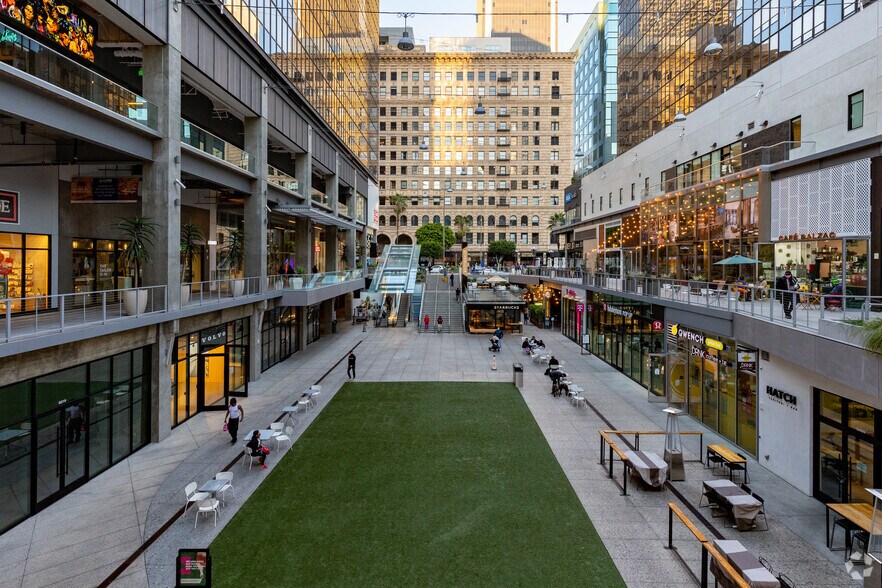 More Photos Of 700 S Flower St, Los Angeles Office For Lease