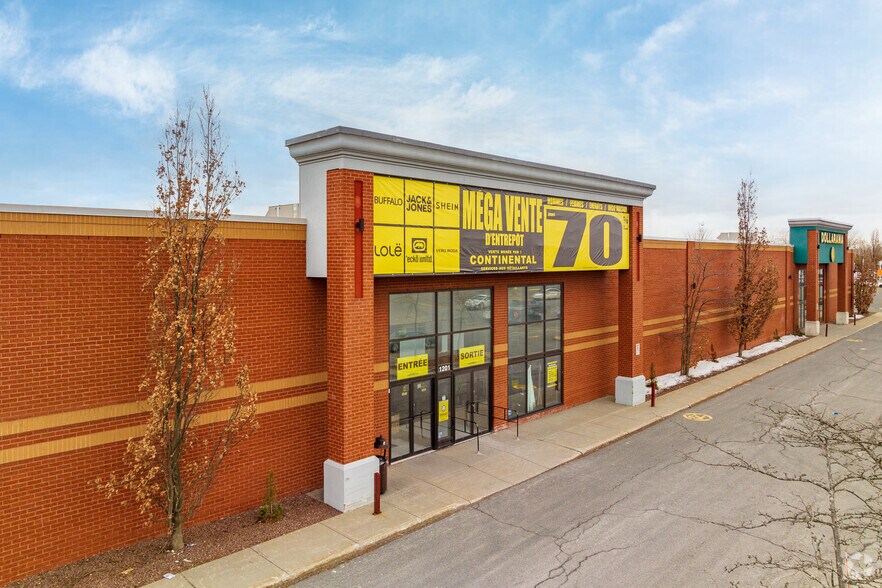 More Photos Of 1011-1195 BOUL St-Bruno, St-Bruno-de-Montarville Unknown For Lease