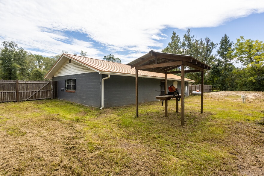 More Photos Of 10204 Se State Road 100, Starke Flex For Sale