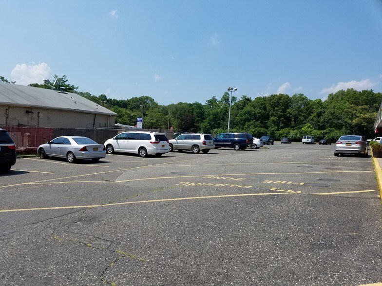 More Photos Of 357-379 Boyle Rd, Selden Restaurant For Lease