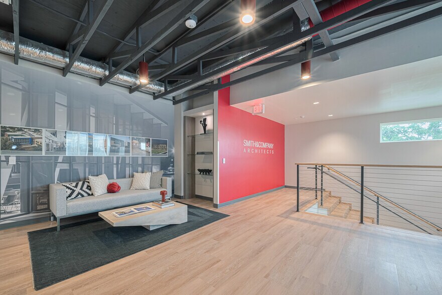 More Photos Of 2535 North Fwy, Houston Office For Lease