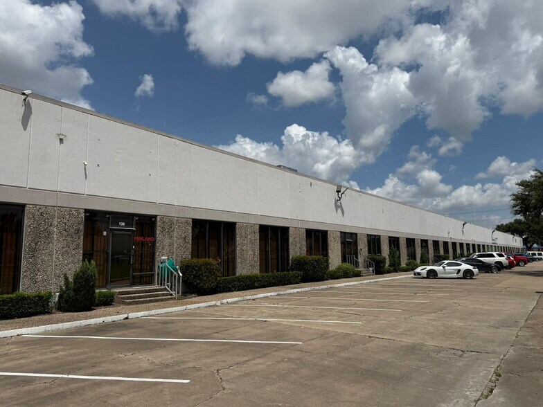 More Photos Of 5803 Sovereign Dr, Houston Warehouse For Lease