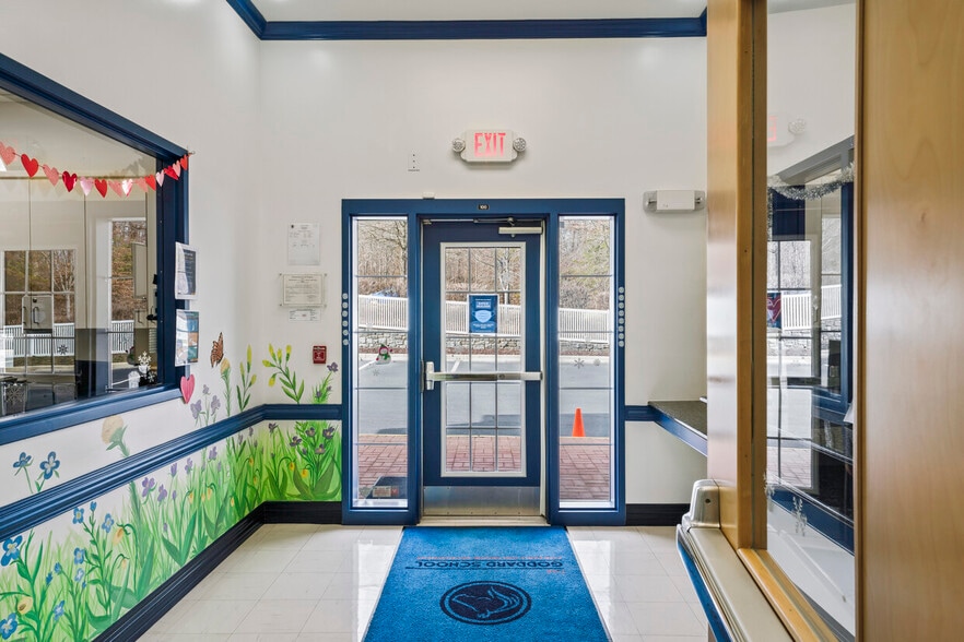 More Photos Of 42885 Orchard Oriole Dr, Ashburn Daycare Center For Sale