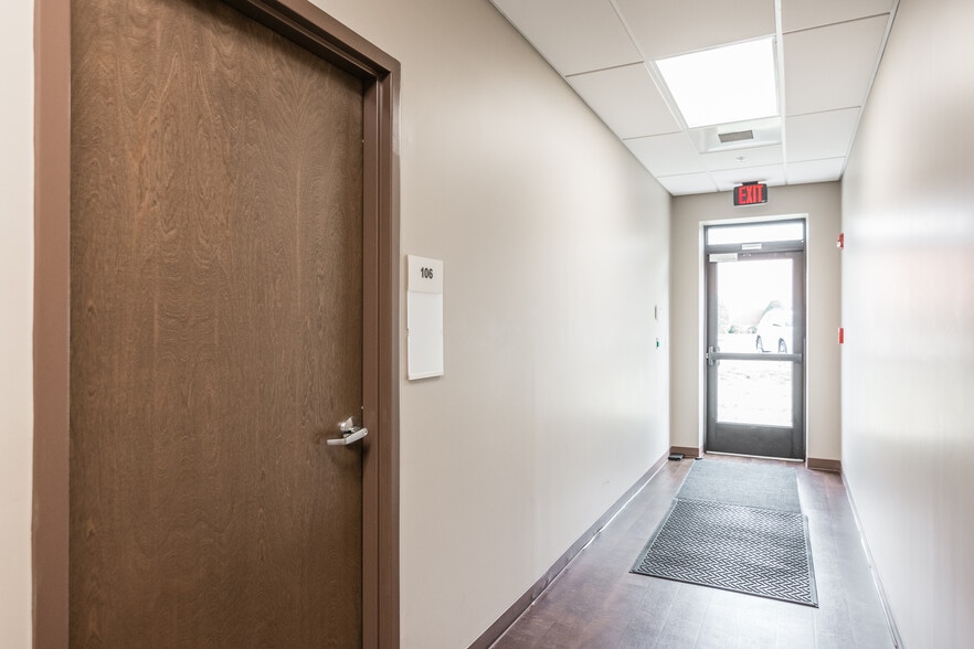 More Photos Of 242 Indian Lake Blvd, Hendersonville Medical For Lease