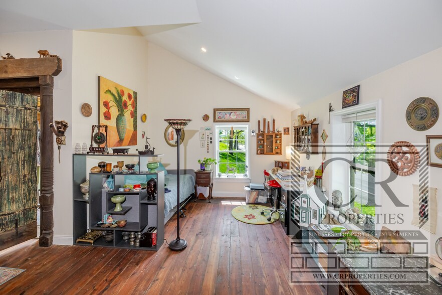 More Photos Of 5768-5774 Albany Post Rd, Rhinebeck Freestanding For Sale