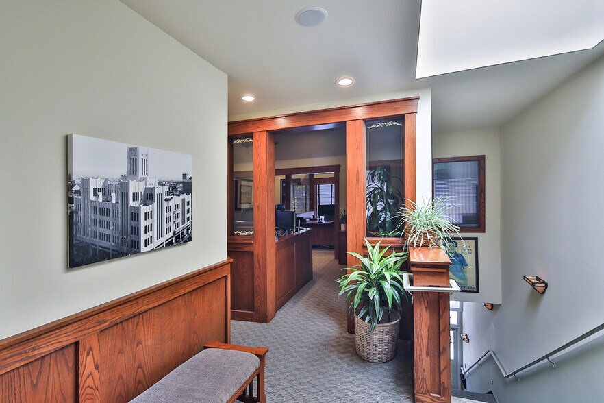 More Photos Of 412-414 Walnut Ave, Huntington Beach Storefront For Sale