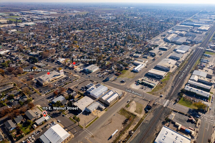 More Photos Of 115 E Walnut St, Lodi Freestanding For Sale