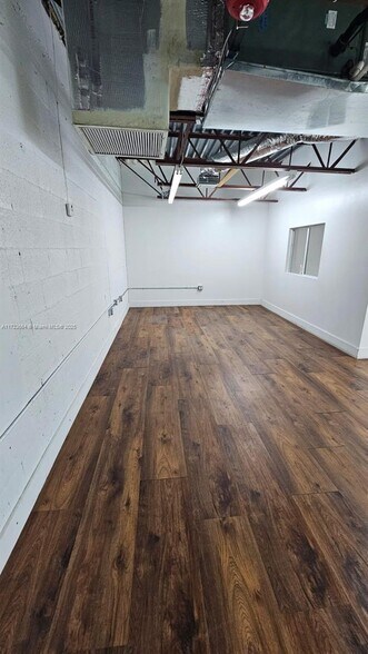 More Photos Of 1723-1745 W 37th St, Hialeah Showroom For Sale