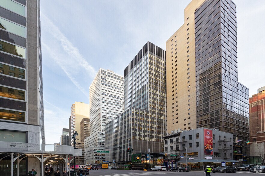 More Photos Of 733 Third Ave, New York Coworking Space