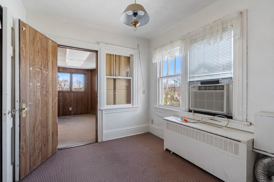 More Photos Of 1209 E 5th St, Superior Multifamily For Sale