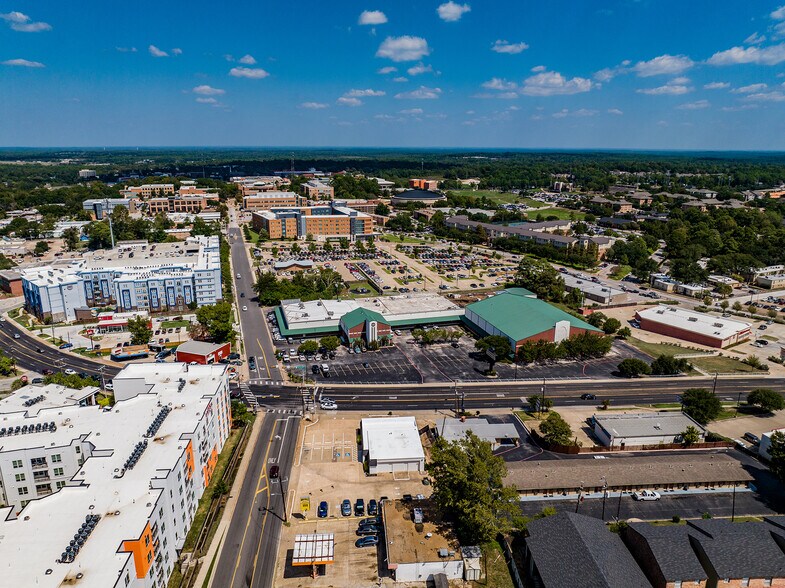 More Photos Of 2402 Sam Houston Ave, Huntsville Medical For Sale