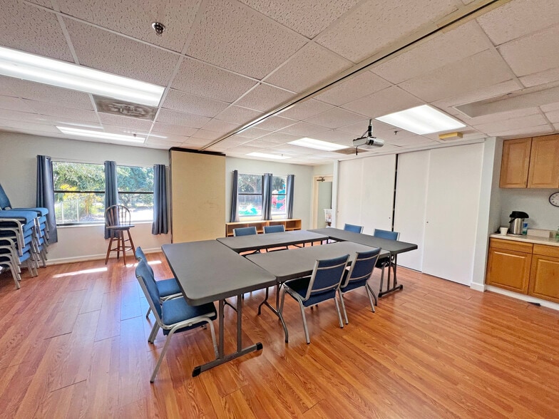 More Photos Of 2726 Burns Rd, Palm Beach Gardens Religious Facility For Sale