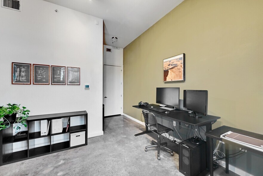 More Photos Of 2525 S Lamar Blvd, Austin Office For Sale