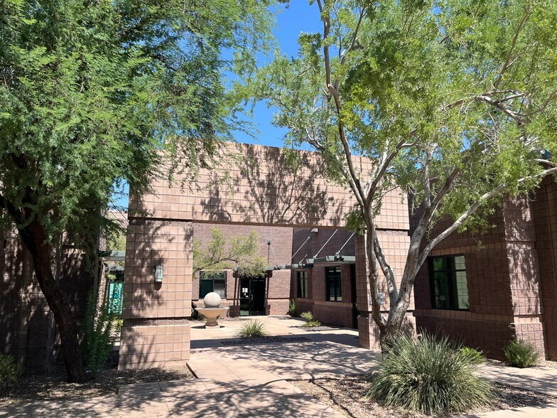 More Photos Of 42104 N Venture Dr, Anthem Medical For Sale