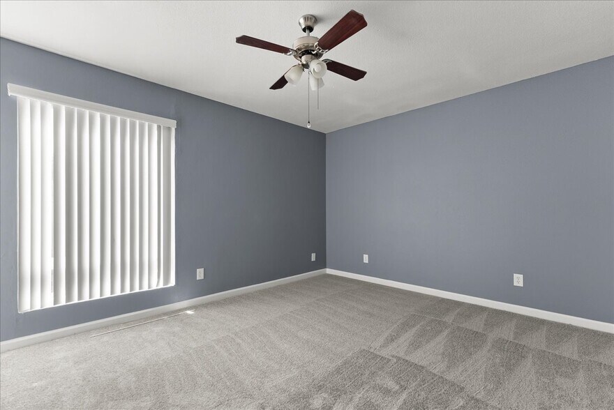 More Photos Of 915 Johnfer Way, Sacramento Apartments For Sale