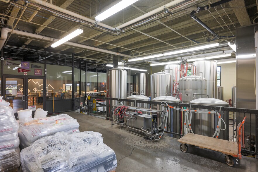 More Photos Of 7424 SW Beaverton Hillsdale Hwy, Portland Restaurant For Lease