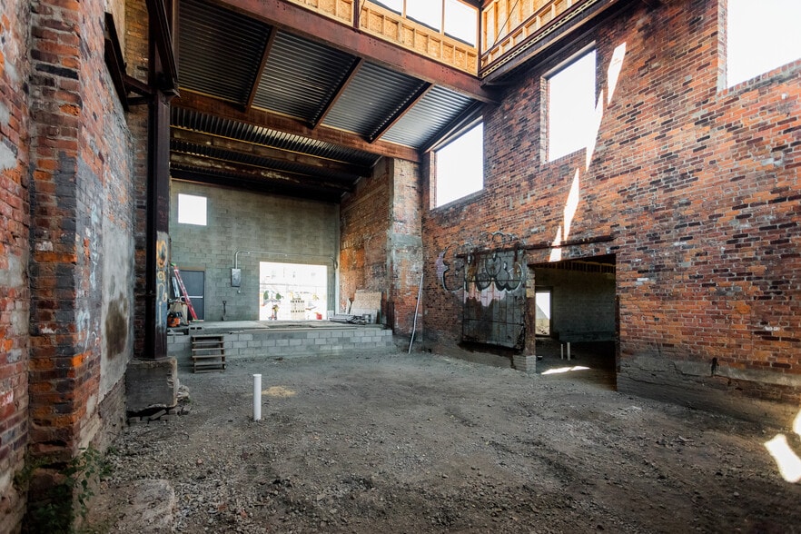 More Photos Of 277 Dubois St, Detroit General Retail For Sale