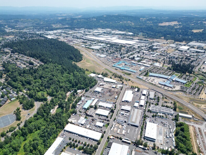 More Photos Of 10123 SE Brittany Ct, Clackamas Warehouse For Sale