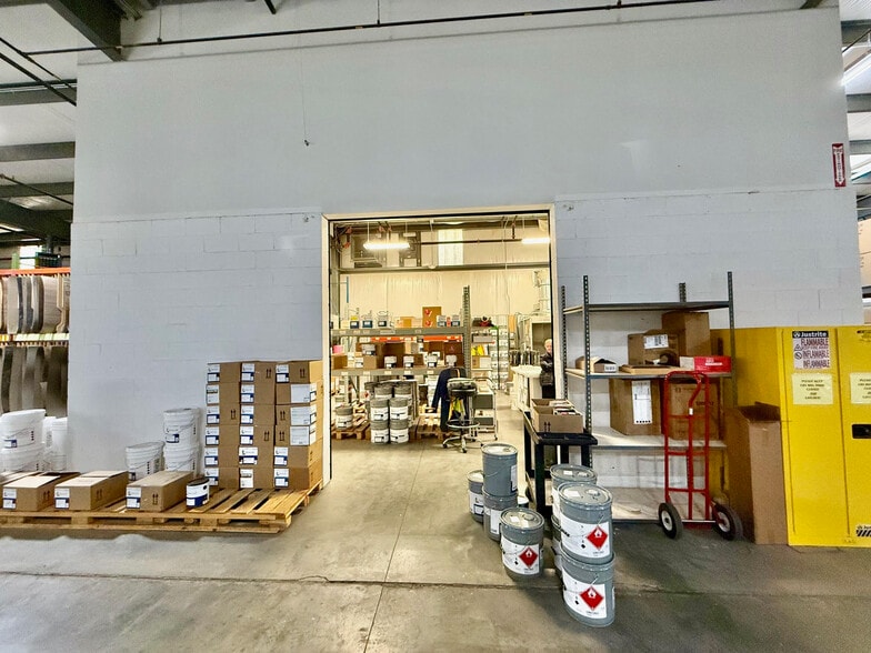 More Photos Of 20 Overland Industrial Blvd, Asheville Distribution For Sale