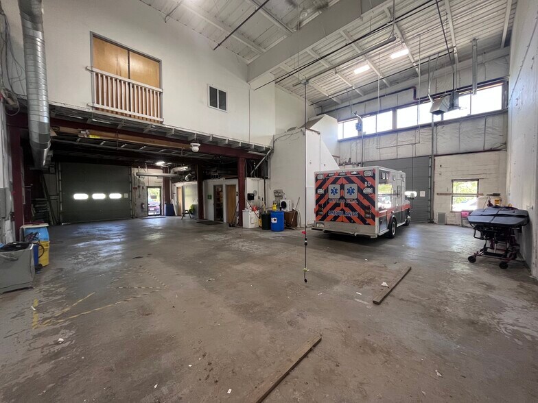 More Photos Of 18 Graf Rd, Newburyport Industrial For Sale