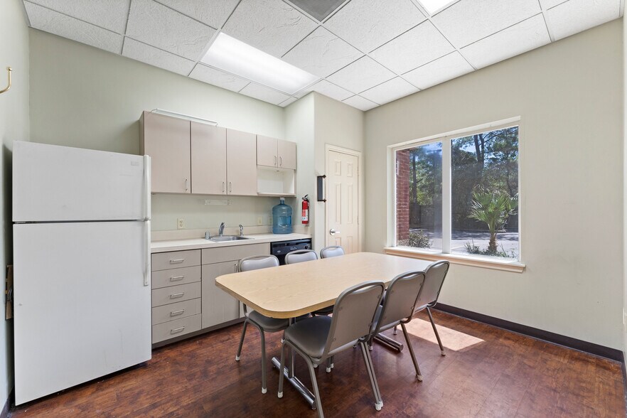 More Photos Of 3403 Rivers Edge Trl, Kingwood Medical For Lease