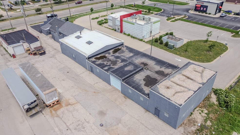 More Photos Of 2200 S Miller Pky, Milwaukee Distribution For Sale