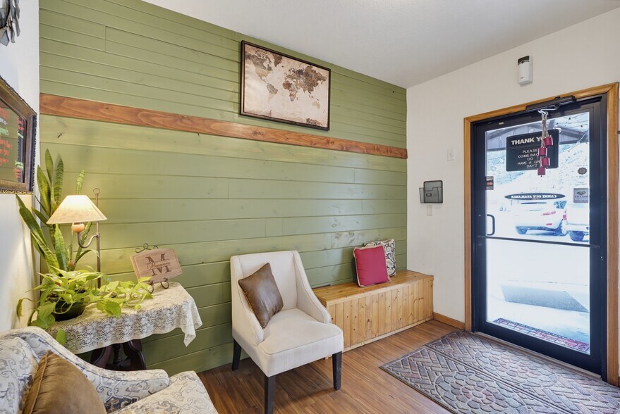 More Photos Of 158 Museum Dr, Hill City Restaurant For Sale