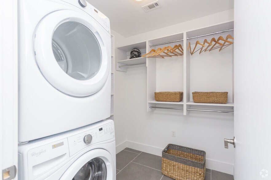 More Photos Of 180 NE 29th St, Miami Apartments For Lease