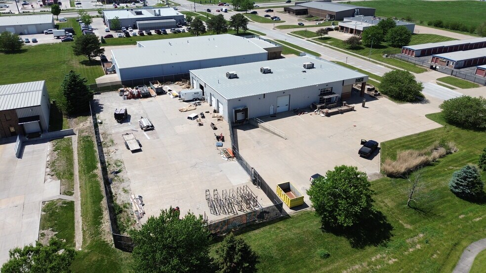 More Photos Of 16180 Laurel St, Waukee Flex For Lease