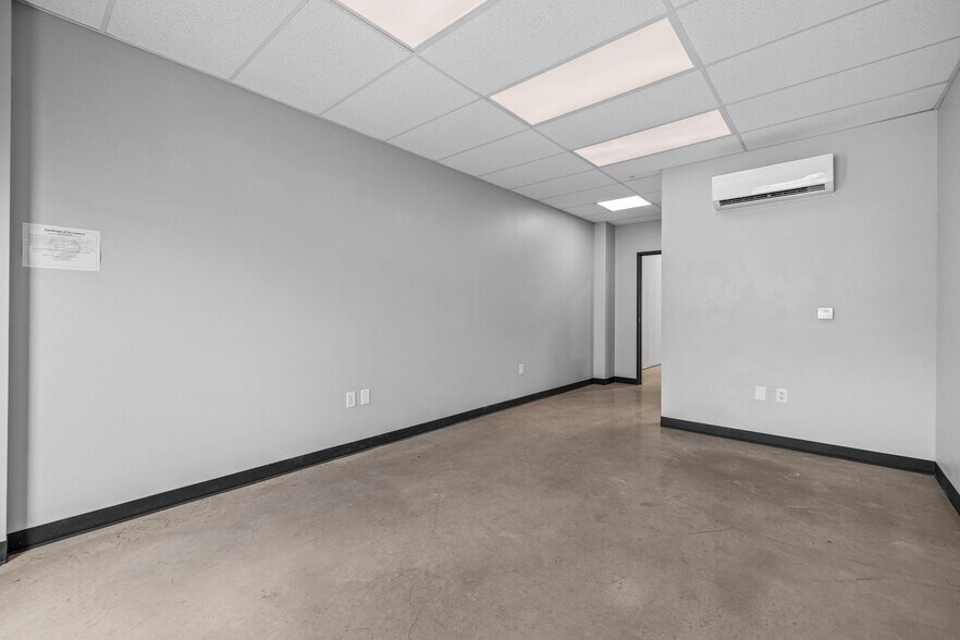 More Photos Of 2020 N Bell Blvd, Cedar Park Unknown For Lease