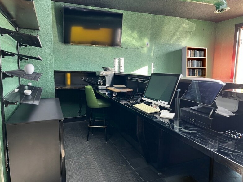 More Photos Of 2837 S Broadway, Englewood Storefront For Lease