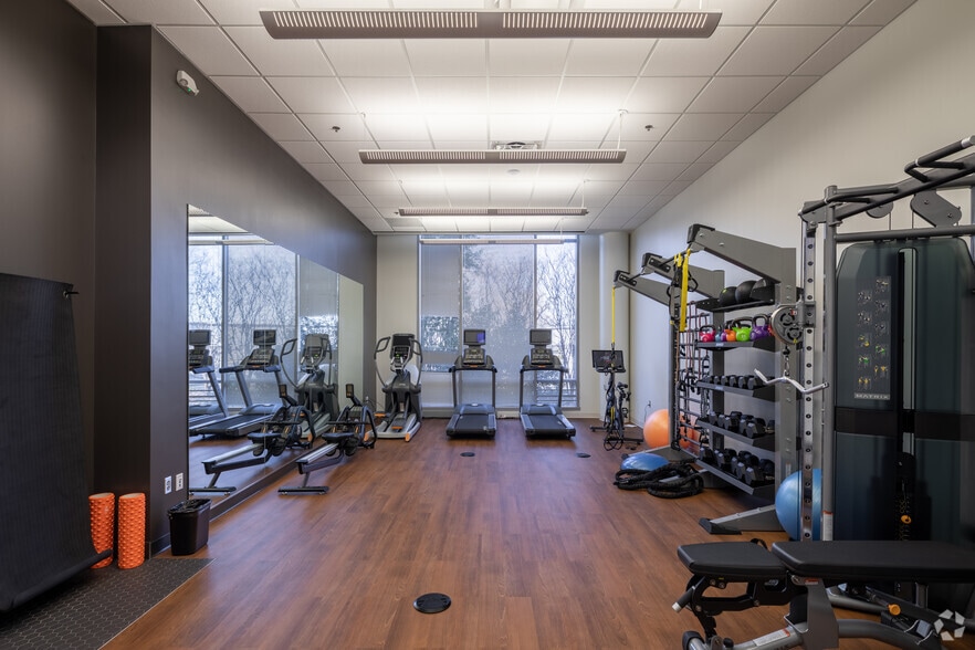 More Photos Of 3333 Riverwood Pky, Atlanta Office For Lease