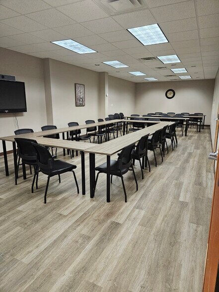 More Photos Of 470-479 Jeffers St, Dubois Office For Lease