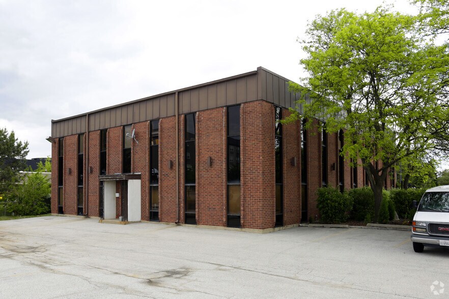 More Photos Of 1080 Nerge Rd, Elk Grove Village Office For Lease