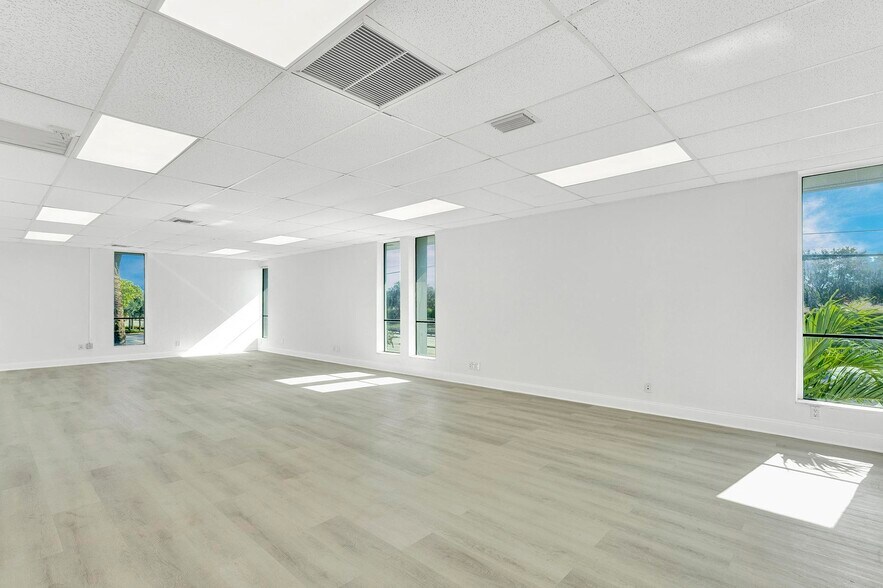 More Photos Of 1900 N University Dr, Pembroke Pines Office For Lease
