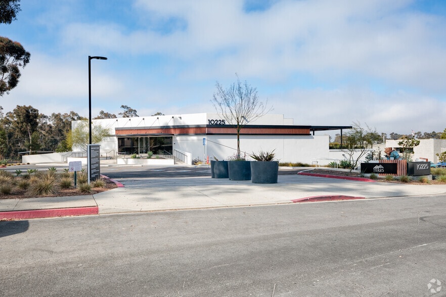 More Photos Of 10225 Willow Creek Rd, San Diego Light Manufacturing For Lease